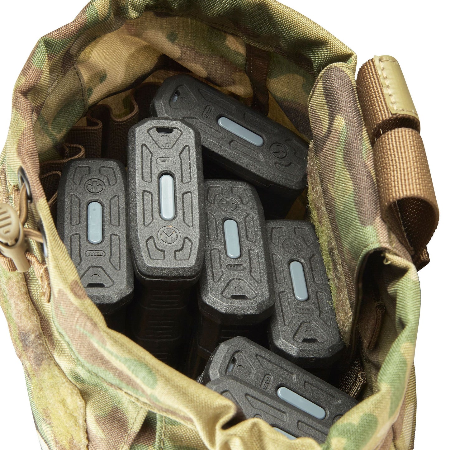 The PLATATAC Raider Dump Pouch is a large, versatile dump pouch designed to take on heavy loads without excessive movement. Featuring an elastic leg strap to secure the bottom of the pouch, the Raider makes carrying spent magazines and whatever else you need significantly easier. www.moralepatches.com.au