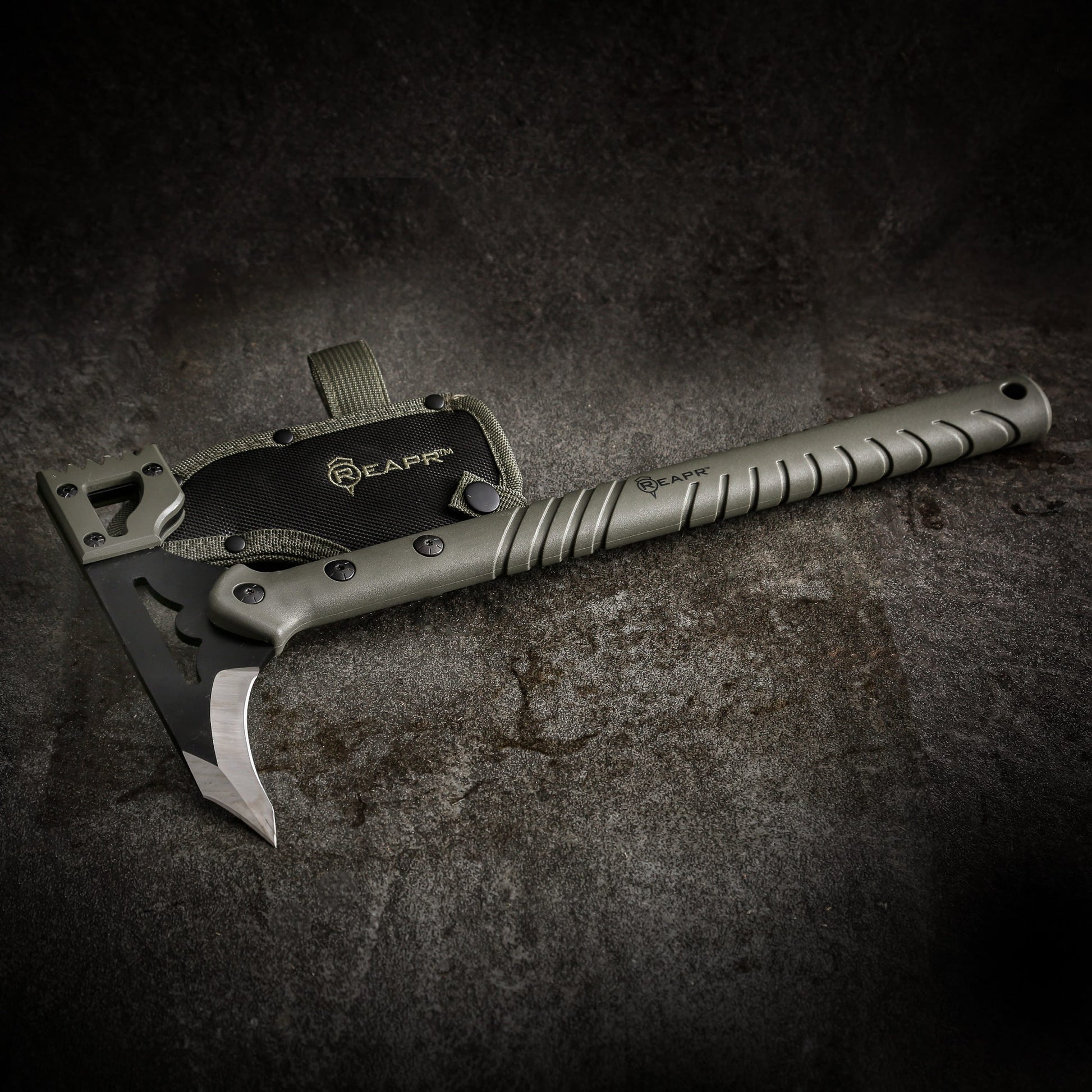 Channel your inner  warrior  with  the  superbly crafted Reapr Battle Hammer. The head features a destructive deep-milled  hammer face that will  demolish  and pummel with ferocious efficiency as well as a sharp spiked blade for extreme  piercing. www.moralepatches.com.au