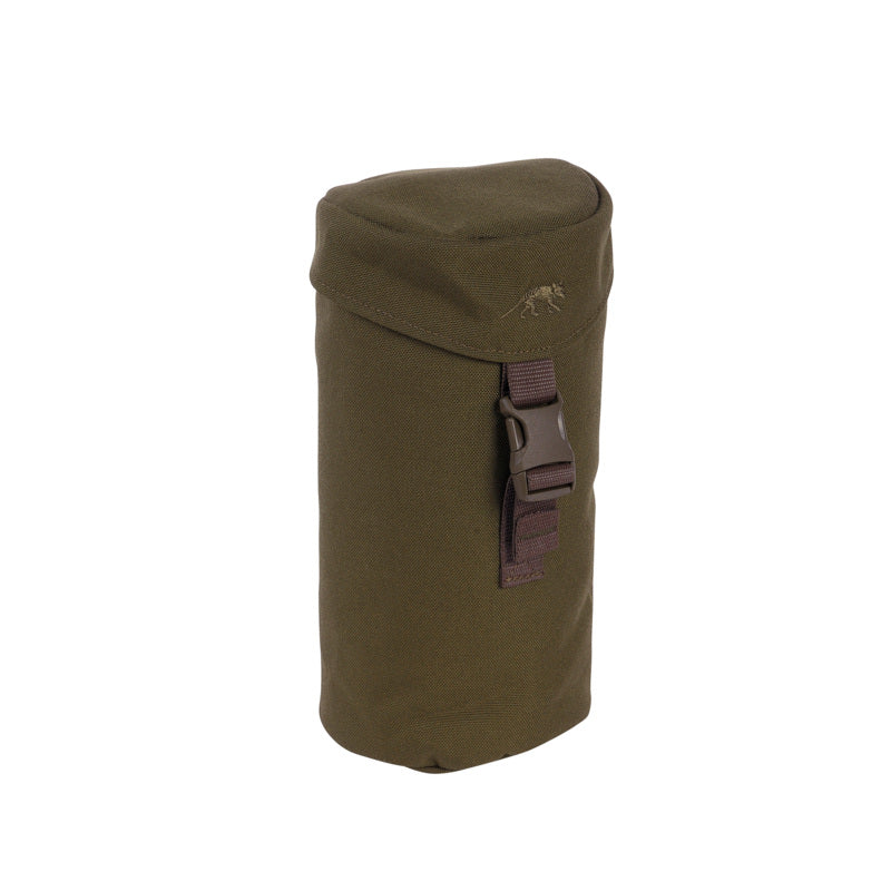 This versatile bottle holder is specifically designed to securely hold a 1 liter drinking bottle. Its measurements of 11 x 11 x 22 cm make it the perfect size for carrying on the go. The lid is conveniently locked with a quick-release buckle, and the holder also features 5mm of insulating foam to keep your drinks at the perfect temperature. www.moralepatches.com.au