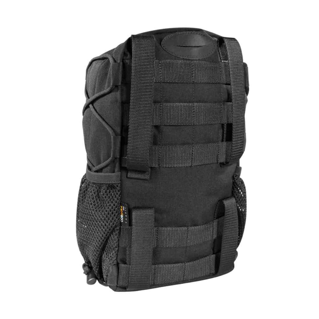 The functional interior layout of the main compartment has Molle hook-and-loop and bungee cord can be used, for example, for medical equipment. The pouch also has side pockets made of mesh fabric, e.g. for magazines, and Molle hook-and-loop on the front. The entire system can be compressed with bungee cord. The pouch is also equipped with a drinking system preparation and the corresponding tube exit. www.moralepatches.com.au