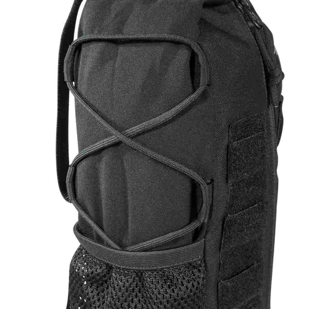 The functional interior layout of the main compartment has Molle hook-and-loop and bungee cord can be used, for example, for medical equipment. The pouch also has side pockets made of mesh fabric, e.g. for magazines, and Molle hook-and-loop on the front. The entire system can be compressed with bungee cord. The pouch is also equipped with a drinking system preparation and the corresponding tube exit. www.moralepatches.com.au