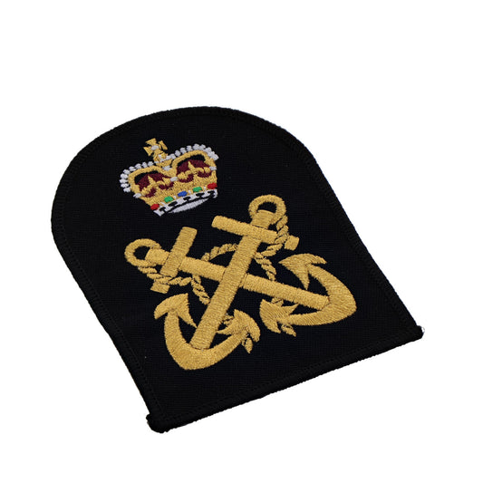 Perfectly sized, this Petty Officer Rank Badge has embroidered details ready for wear  Specifications:      Material: Embroidered details     Colour: Black, Gold, White, Red, Green, Blue, Dark Red