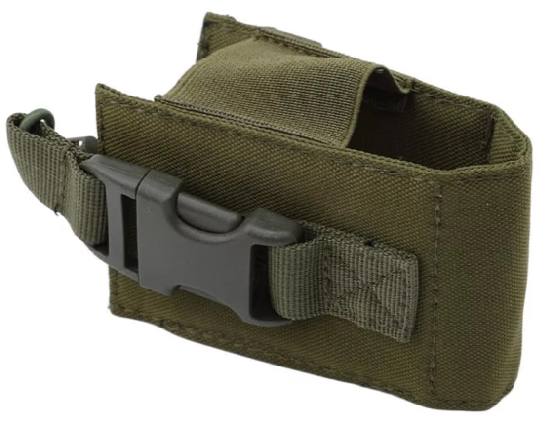 Defence Q Store MOLLE 600D Nylon Radio Pouch is the perfect add on to your field equipment.  Can also be used as a magazine pouch on vests.  Height: 9.5cm  Width: 7cm  Depth: 5cm